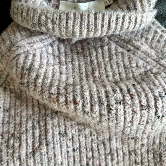 ASTR the Label X Revolve Cold Shoulder Sweater LAVENDER  Wool Blend - Picture 4 of 4